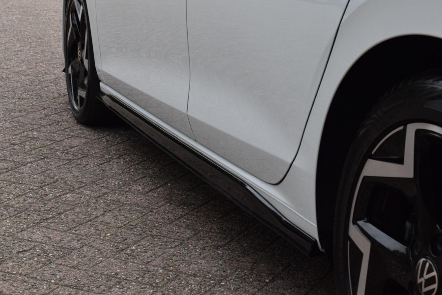 Volkswagen Golf 1.5 eTSI R-Line|Camera|Sfeer|Carplay|