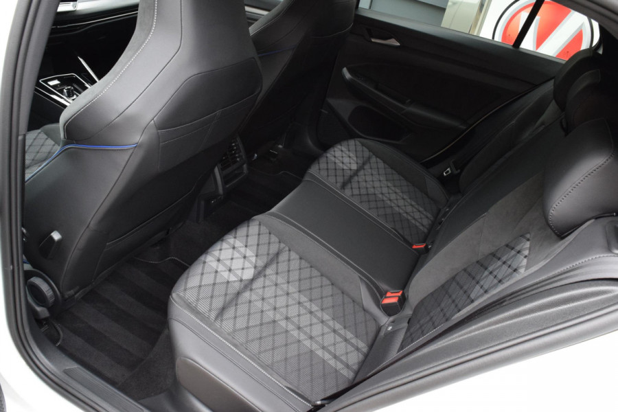 Volkswagen Golf 1.5 eTSI R-Line|Camera|Sfeer|Carplay|