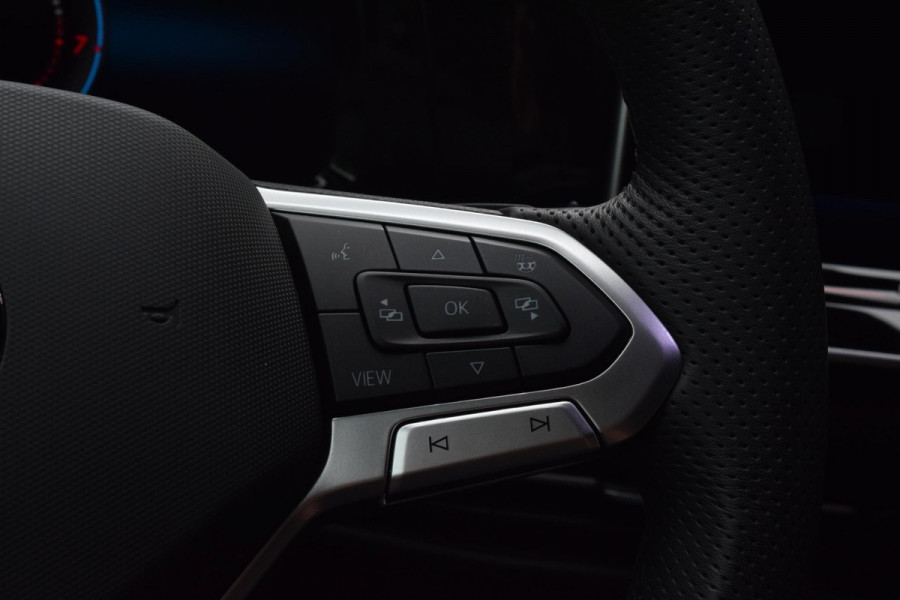Volkswagen Golf 1.5 eTSI R-Line|Camera|Sfeer|Carplay|