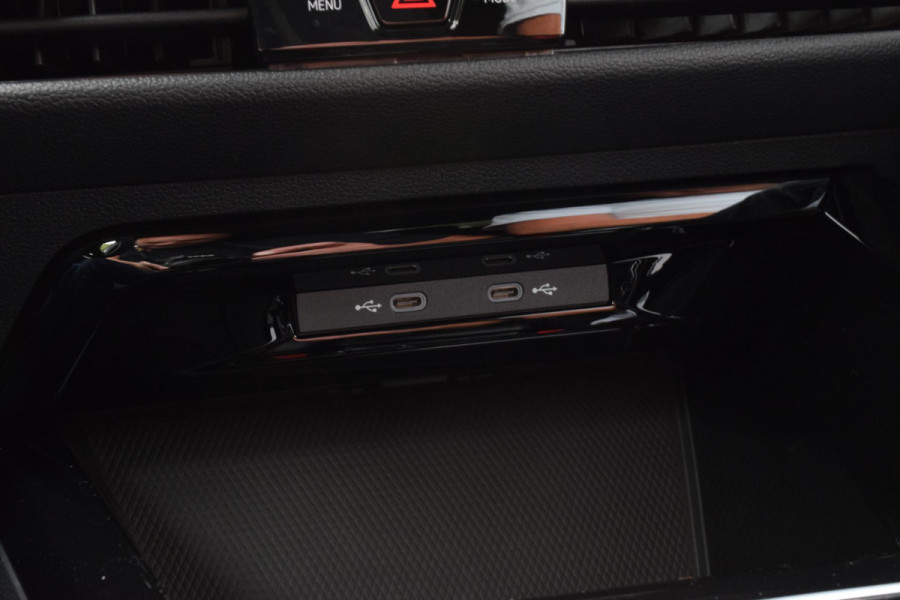 Volkswagen Golf 1.5 eTSI R-Line|Camera|Sfeer|Carplay|