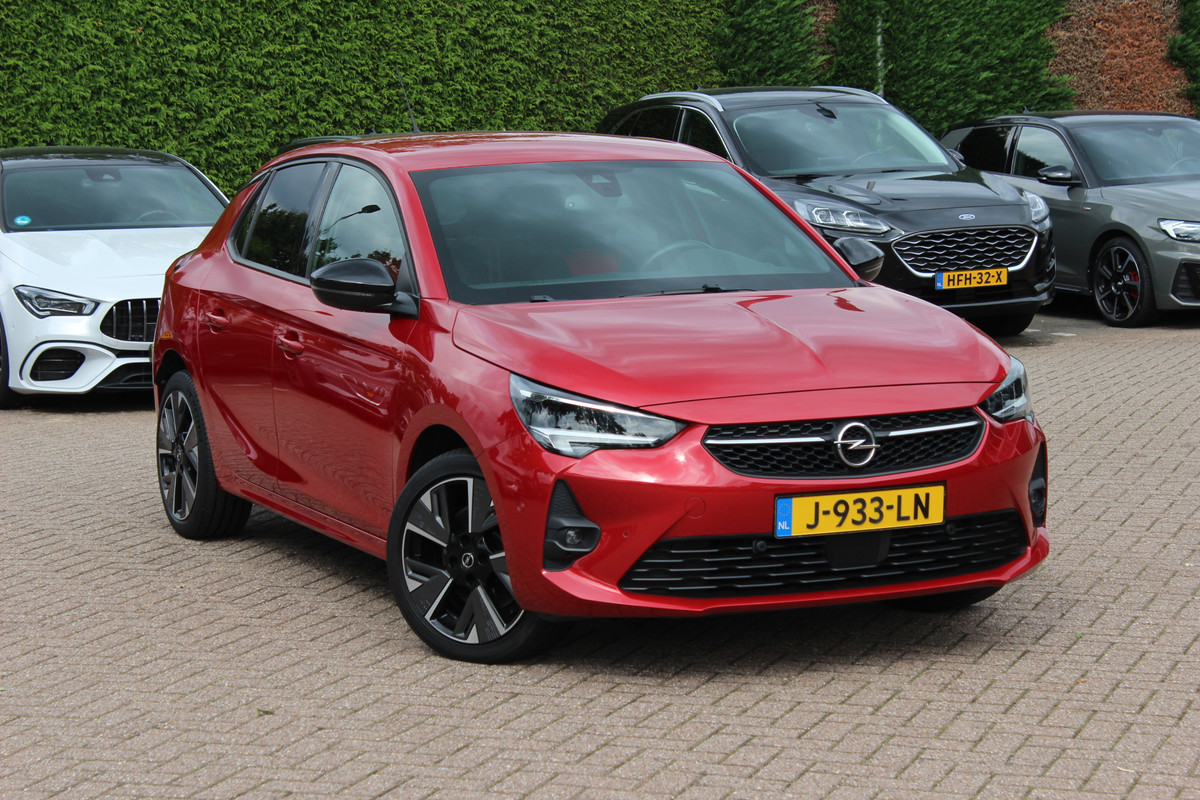 Opel CORSA-E GS Line 50 kWh / SoH 92,7% / Camera / CarPlay / Keyless / 17'' / Stuur+Stoelverwarming / Dodehoek / DAB / Cruise Control