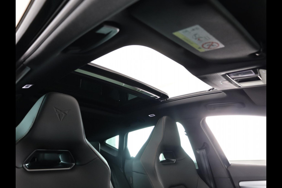 CUPRA Formentor 1.4 e-Hybrid VZ Performance 245 pk Automaat | Navigatie | Panoramadak | Parkeersensoren (Park assist) | Achteruitrijcamera | Elektr. bestuurdersstoel met geheugen | Autom. airco (3 zones) |