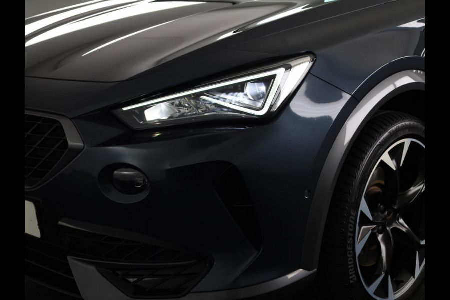 CUPRA Formentor 1.4 e-Hybrid VZ Performance 245 pk Automaat | Navigatie | Panoramadak | Parkeersensoren (Park assist) | Achteruitrijcamera | Elektr. bestuurdersstoel met geheugen | Autom. airco (3 zones) |