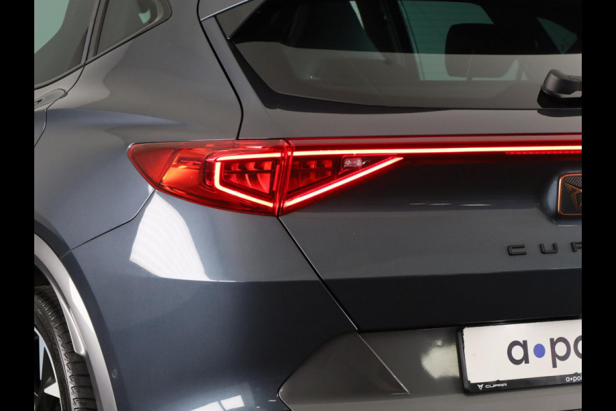 CUPRA Formentor 1.4 e-Hybrid VZ Performance 245 pk Automaat | Navigatie | Panoramadak | Parkeersensoren (Park assist) | Achteruitrijcamera | Elektr. bestuurdersstoel met geheugen | Autom. airco (3 zones) |