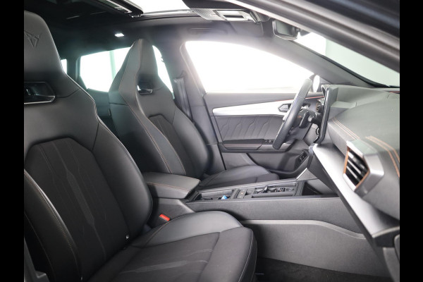 CUPRA Formentor 1.4 e-Hybrid VZ Performance 245 pk Automaat | Navigatie | Panoramadak | Parkeersensoren (Park assist) | Achteruitrijcamera | Elektr. bestuurdersstoel met geheugen | Autom. airco (3 zones) |