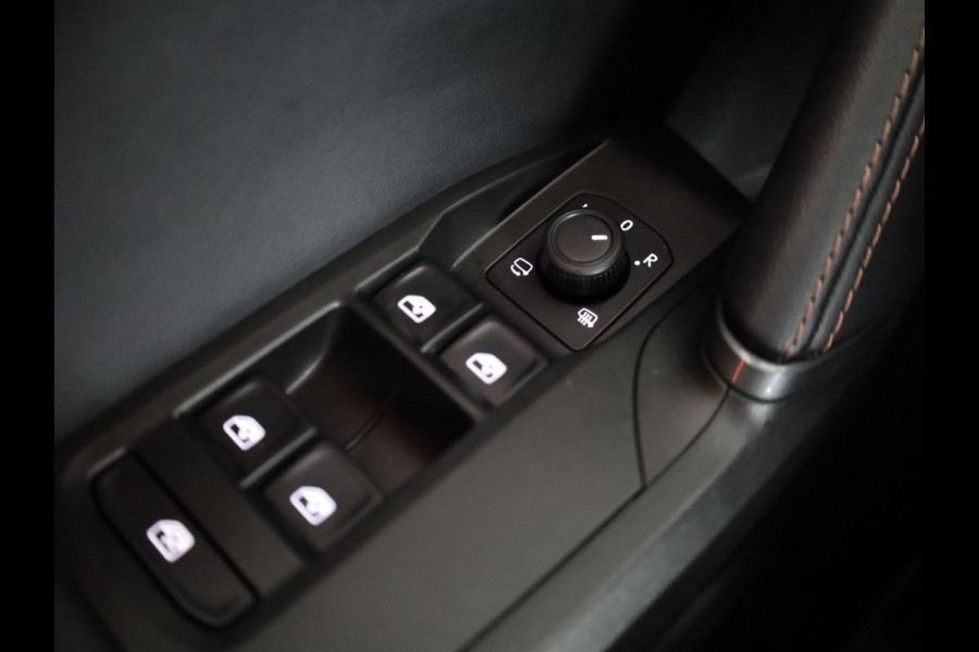 CUPRA Formentor 1.4 e-Hybrid VZ Performance 245 pk Automaat | Navigatie | Panoramadak | Parkeersensoren (Park assist) | Achteruitrijcamera | Elektr. bestuurdersstoel met geheugen | Autom. airco (3 zones) |