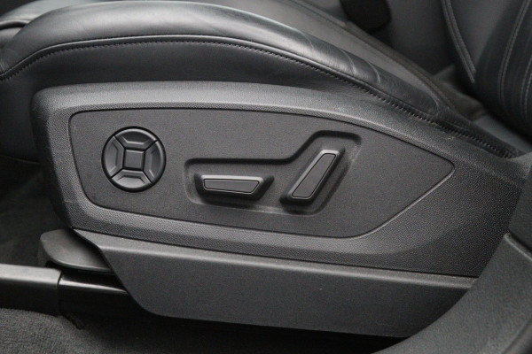 Audi e-tron e-tron 55 Quattro Advanced 95 kWh 408 PK, SOH 90 %, Panoramadak, Leder, S-Line Int, B&O Sound, 360 Camera