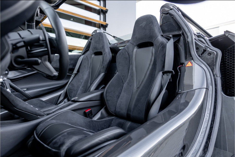 McLaren 720S Spider - N-Largo 1 of 15 4.0 V8 - Lift | B&W | Carbon | Alcantara