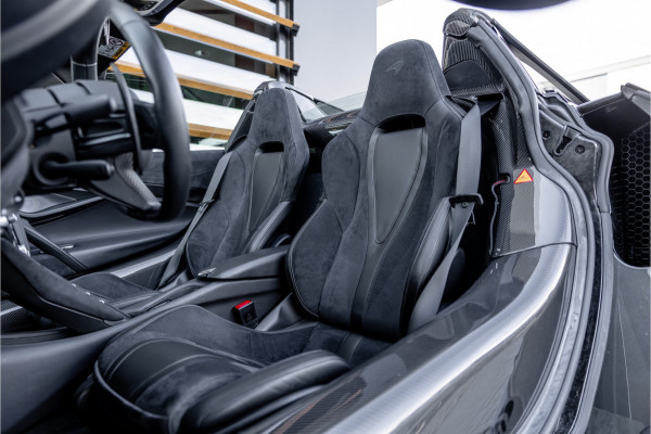 McLaren 720S Spider - N-Largo 1 of 15 4.0 V8 - Lift | B&W | Carbon | Alcantara