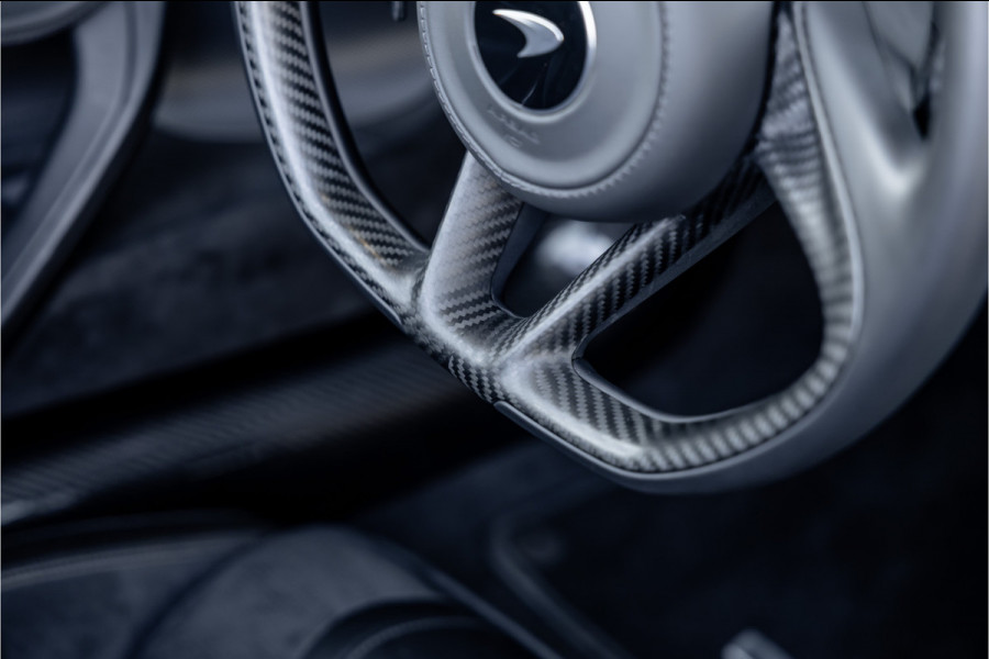 McLaren 720S Spider - N-Largo 1 of 15 4.0 V8 - Lift | B&W | Carbon | Alcantara