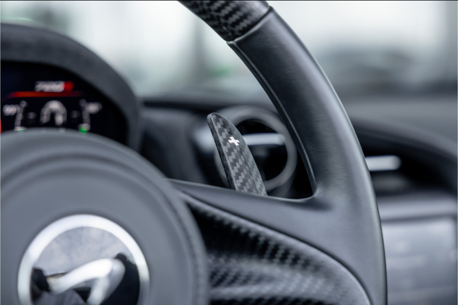 McLaren 720S Spider - N-Largo 1 of 15 4.0 V8 - Lift | B&W | Carbon | Alcantara