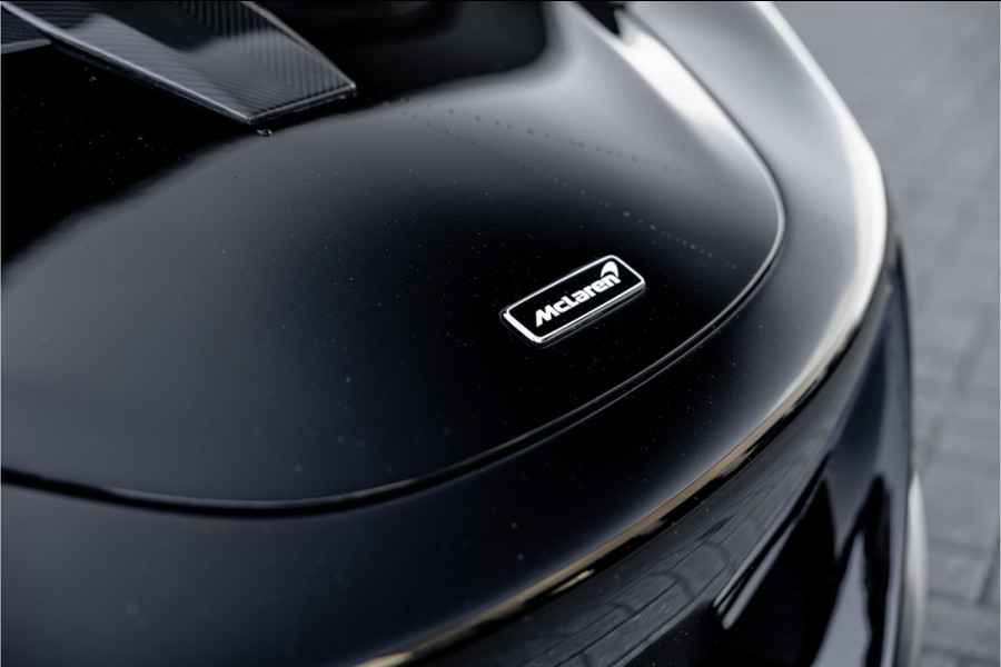 McLaren 720S Spider - N-Largo 1 of 15 4.0 V8 - Lift | B&W | Carbon | Alcantara