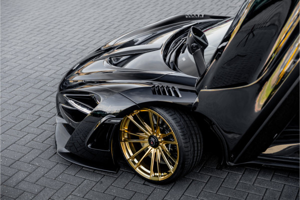 McLaren 720S Spider - N-Largo 1 of 15 4.0 V8 - Lift | B&W | Carbon | Alcantara