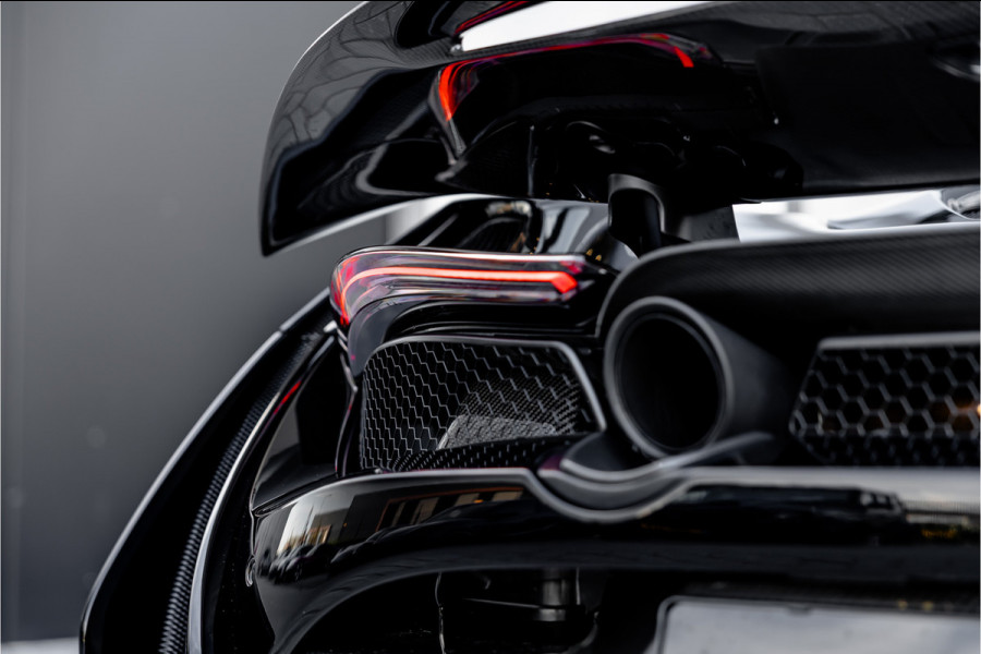 McLaren 720S Spider - N-Largo 1 of 15 4.0 V8 - Lift | B&W | Carbon | Alcantara