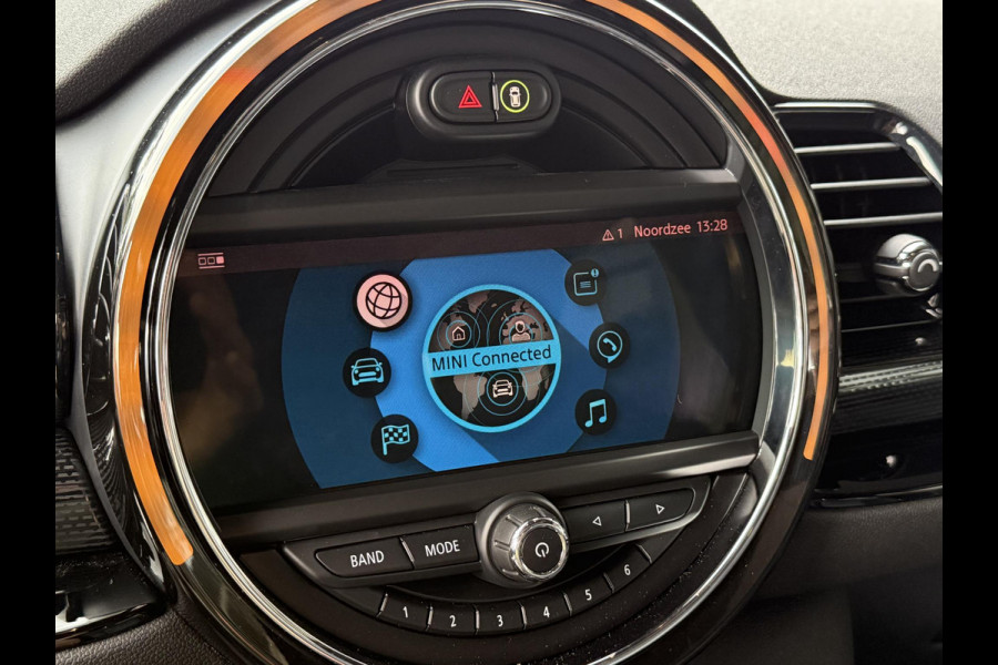 MINI Clubman 1.5 Cooper Chili | PANORAMA | HARMAN KARDON | LED KOPLAMPEN | CLIMATE CONTROL | SPORTSTOELEN | STOELVERWARMING |