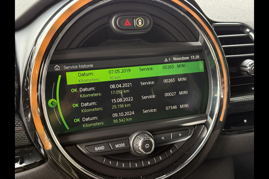 MINI Clubman 1.5 Cooper Chili | PANORAMA | HARMAN KARDON | LED KOPLAMPEN | CLIMATE CONTROL | SPORTSTOELEN | STOELVERWARMING |