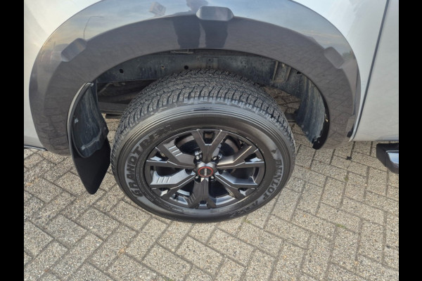 Isuzu D-max Dubbel Cab V-Cross 4WD AT XL 5 persoons Container zomer + winterset 3,5 T trekgewicht
