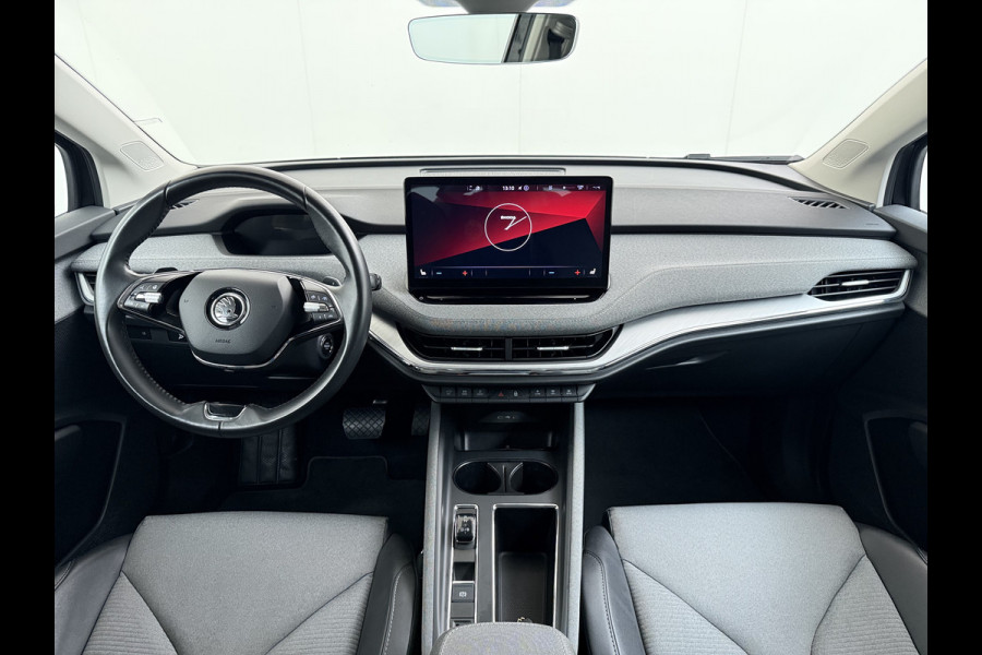 Škoda ENYAQ iV 80 204PK Warmtepomp Trekhaak SOH 92% Camera 3-Zone Ecc Stoel+Stuur+Achterbankverwarming Navi Apple Carplay Android Auto P-Assist Lmv Led Isofix Cruise Control Keyless-go Rijstrooksensor met correctie 1.000KG Trekgewicht 1e Eigenaar Origineel Nederlandse Auto