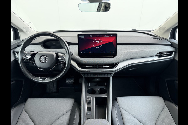 Škoda ENYAQ iV 80 204PK Warmtepomp Trekhaak SOH 92% Camera 3-Zone Ecc Stoel+Stuur+Achterbankverwarming Navi Apple Carplay Android Auto P-Assist Lmv Led Isofix Cruise Control Keyless-go Rijstrooksensor met correctie 1.000KG Trekgewicht 1e Eigenaar Origineel Nederlandse Auto