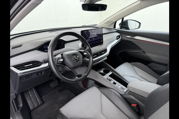 Škoda ENYAQ iV 80 204PK Warmtepomp Trekhaak SOH 92% Camera 3-Zone Ecc Stoel+Stuur+Achterbankverwarming Navi Apple Carplay Android Auto P-Assist Lmv Led Isofix Cruise Control Keyless-go Rijstrooksensor met correctie 1.000KG Trekgewicht 1e Eigenaar Origineel Nederlandse Auto