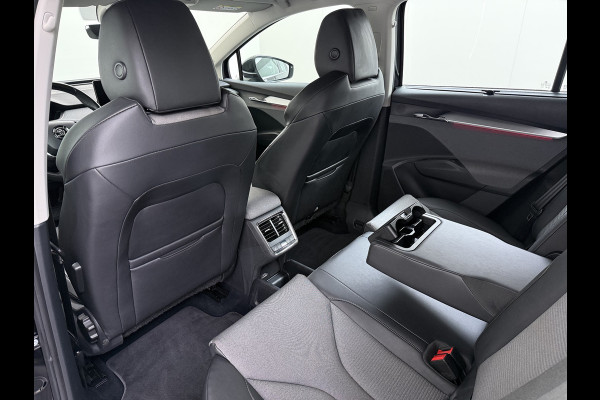 Škoda ENYAQ iV 80 204PK Warmtepomp Trekhaak SOH 92% Camera 3-Zone Ecc Stoel+Stuur+Achterbankverwarming Navi Apple Carplay Android Auto P-Assist Lmv Led Isofix Cruise Control Keyless-go Rijstrooksensor met correctie 1.000KG Trekgewicht 1e Eigenaar Origineel Nederlandse Auto