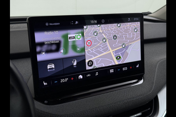 Škoda ENYAQ iV 80 204PK Warmtepomp Trekhaak SOH 92% Camera 3-Zone Ecc Stoel+Stuur+Achterbankverwarming Navi Apple Carplay Android Auto P-Assist Lmv Led Isofix Cruise Control Keyless-go Rijstrooksensor met correctie 1.000KG Trekgewicht 1e Eigenaar Origineel Nederlandse Auto