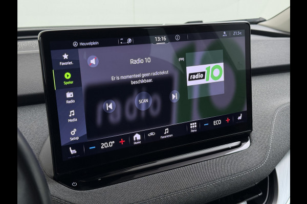 Škoda ENYAQ iV 80 204PK Warmtepomp Trekhaak SOH 92% Camera 3-Zone Ecc Stoel+Stuur+Achterbankverwarming Navi Apple Carplay Android Auto P-Assist Lmv Led Isofix Cruise Control Keyless-go Rijstrooksensor met correctie 1.000KG Trekgewicht 1e Eigenaar Origineel Nederlandse Auto
