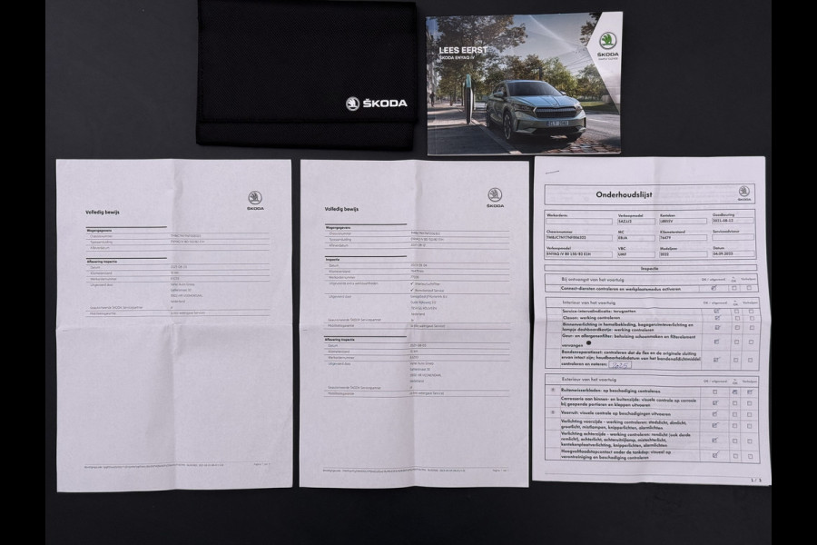Škoda ENYAQ iV 80 204PK Warmtepomp Trekhaak SOH 92% Camera 3-Zone Ecc Stoel+Stuur+Achterbankverwarming Navi Apple Carplay Android Auto P-Assist Lmv Led Isofix Cruise Control Keyless-go Rijstrooksensor met correctie 1.000KG Trekgewicht 1e Eigenaar Origineel Nederlandse Auto