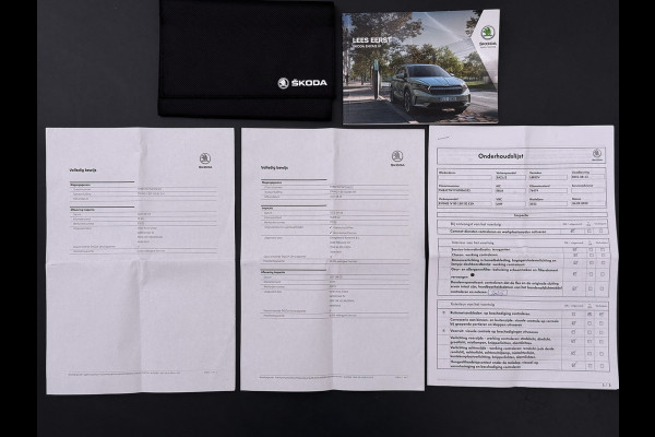 Škoda ENYAQ iV 80 204PK Warmtepomp Trekhaak SOH 92% Camera 3-Zone Ecc Stoel+Stuur+Achterbankverwarming Navi Apple Carplay Android Auto P-Assist Lmv Led Isofix Cruise Control Keyless-go Rijstrooksensor met correctie 1.000KG Trekgewicht 1e Eigenaar Origineel Nederlandse Auto