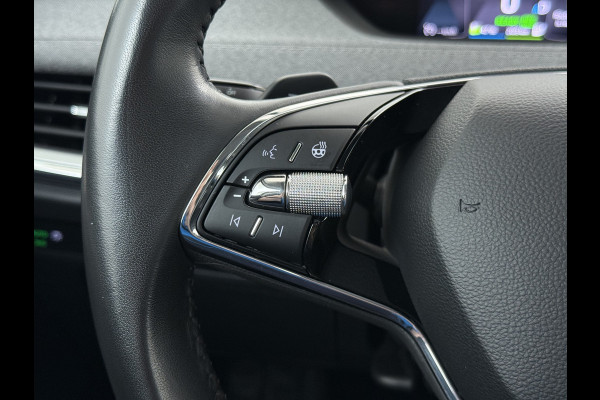 Škoda ENYAQ iV 80 204PK Warmtepomp Trekhaak SOH 92% Camera 3-Zone Ecc Stoel+Stuur+Achterbankverwarming Navi Apple Carplay Android Auto P-Assist Lmv Led Isofix Cruise Control Keyless-go Rijstrooksensor met correctie 1.000KG Trekgewicht 1e Eigenaar Origineel Nederlandse Auto