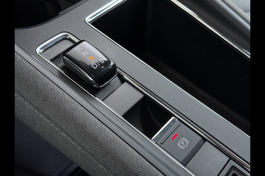 Škoda ENYAQ iV 80 204PK Warmtepomp Trekhaak SOH 92% Camera 3-Zone Ecc Stoel+Stuur+Achterbankverwarming Navi Apple Carplay Android Auto P-Assist Lmv Led Isofix Cruise Control Keyless-go Rijstrooksensor met correctie 1.000KG Trekgewicht 1e Eigenaar Origineel Nederlandse Auto