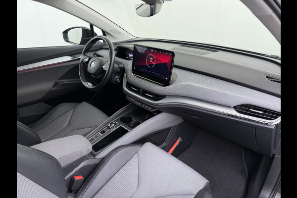 Škoda ENYAQ iV 80 204PK Warmtepomp Trekhaak SOH 92% Camera 3-Zone Ecc Stoel+Stuur+Achterbankverwarming Navi Apple Carplay Android Auto P-Assist Lmv Led Isofix Cruise Control Keyless-go Rijstrooksensor met correctie 1.000KG Trekgewicht 1e Eigenaar Origineel Nederlandse Auto
