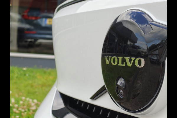 Volvo EX40 252PK Extended Range Plus Black Ed. 82 kWh | BLIS | ACC | PDC V+A | Pano | Verwarm. Stoelen/Stuur | Warmtepomp |