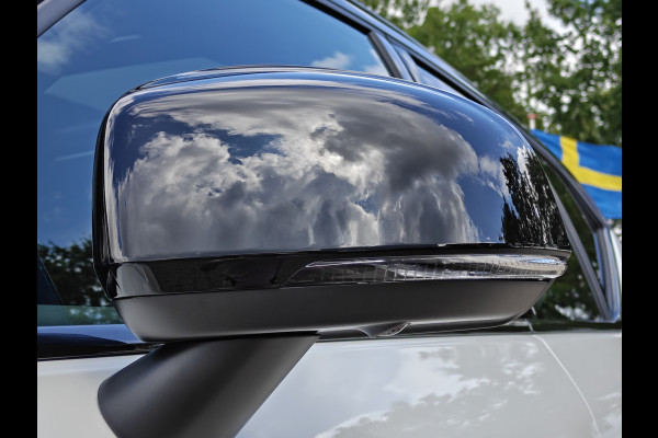 Volvo EX40 252PK Extended Range Plus Black Ed. 82 kWh | BLIS | ACC | PDC V+A | Pano | Verwarm. Stoelen/Stuur | Warmtepomp |