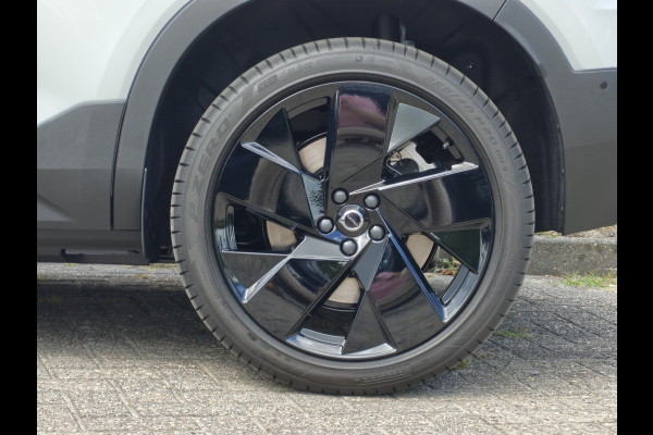 Volvo EX40 252PK Extended Range Plus Black Ed. 82 kWh | BLIS | ACC | PDC V+A | Pano | Verwarm. Stoelen/Stuur | Warmtepomp |