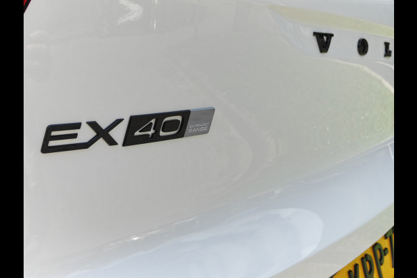 Volvo EX40 252PK Extended Range Plus Black Ed. 82 kWh | BLIS | ACC | PDC V+A | Pano | Verwarm. Stoelen/Stuur | Warmtepomp |
