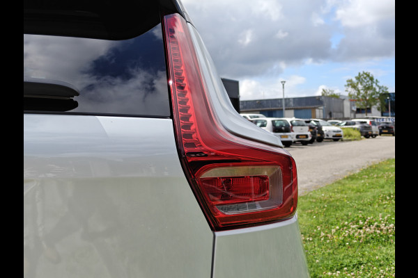 Volvo EX40 252PK Extended Range Plus Black Ed. 82 kWh | BLIS | ACC | PDC V+A | Pano | Verwarm. Stoelen/Stuur | Warmtepomp |