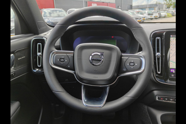 Volvo EX40 252PK Extended Range Plus Black Ed. 82 kWh | BLIS | ACC | PDC V+A | Pano | Verwarm. Stoelen/Stuur | Warmtepomp |