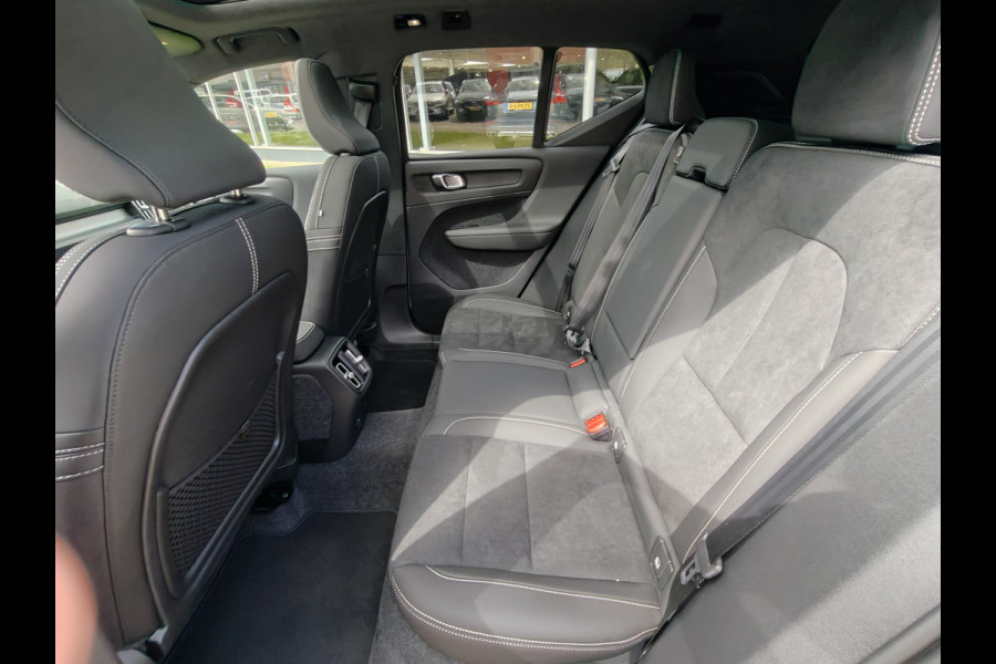 Volvo EX40 252PK Extended Range Plus Black Ed. 82 kWh | BLIS | ACC | PDC V+A | Pano | Verwarm. Stoelen/Stuur | Warmtepomp |