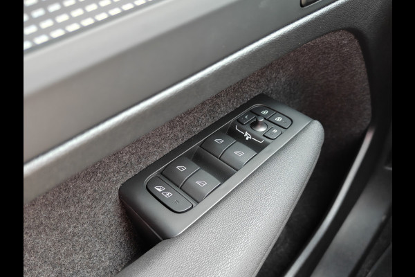 Volvo EX40 252PK Extended Range Plus Black Ed. 82 kWh | BLIS | ACC | PDC V+A | Pano | Verwarm. Stoelen/Stuur | Warmtepomp |