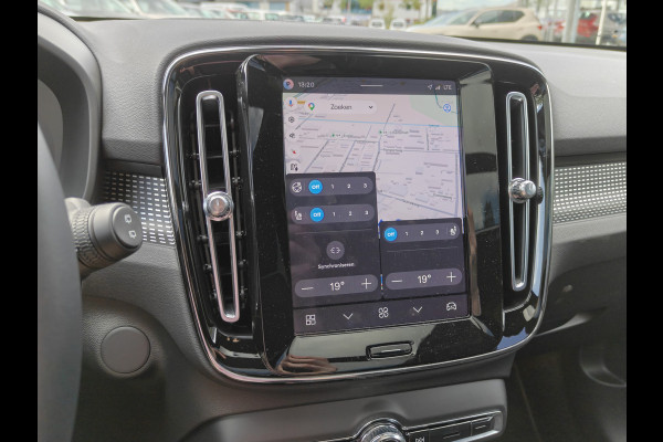 Volvo EX40 252PK Extended Range Plus Black Ed. 82 kWh | BLIS | ACC | PDC V+A | Pano | Verwarm. Stoelen/Stuur | Warmtepomp |