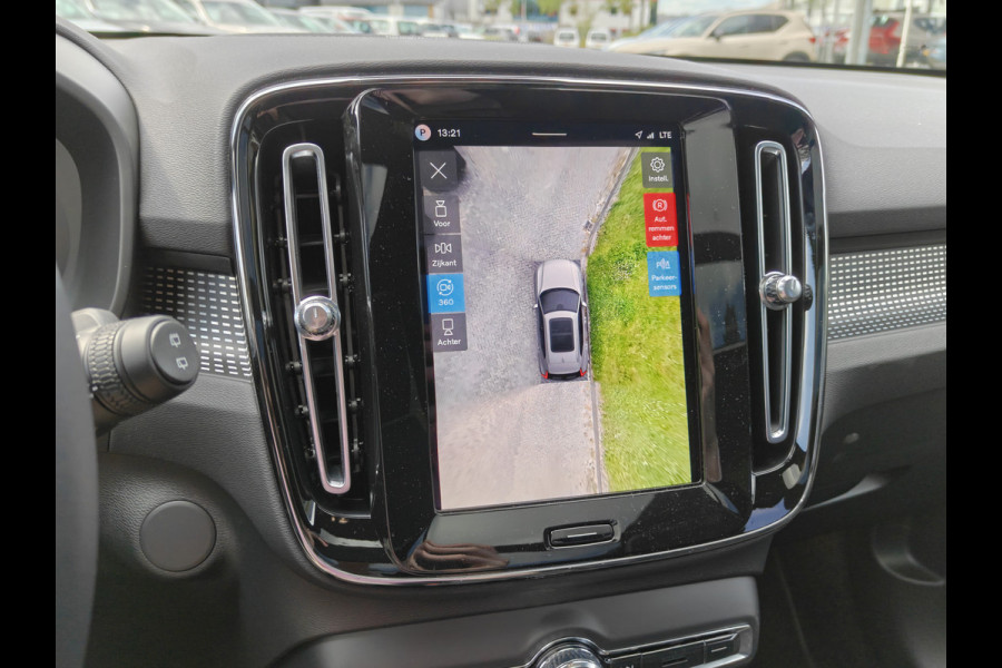 Volvo EX40 252PK Extended Range Plus Black Ed. 82 kWh | BLIS | ACC | PDC V+A | Pano | Verwarm. Stoelen/Stuur | Warmtepomp |