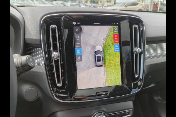 Volvo EX40 252PK Extended Range Plus Black Ed. 82 kWh | BLIS | ACC | PDC V+A | Pano | Verwarm. Stoelen/Stuur | Warmtepomp |