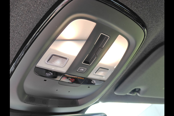 Volvo EX40 252PK Extended Range Plus Black Ed. 82 kWh | BLIS | ACC | PDC V+A | Pano | Verwarm. Stoelen/Stuur | Warmtepomp |