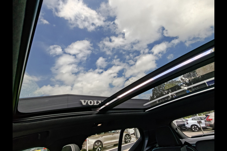 Volvo EX40 252PK Extended Range Plus Black Ed. 82 kWh | BLIS | ACC | PDC V+A | Pano | Verwarm. Stoelen/Stuur | Warmtepomp |