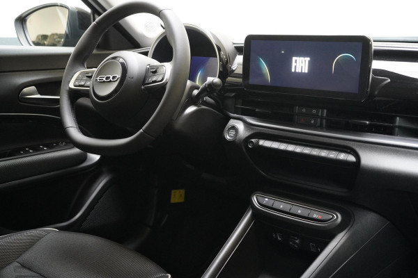 Fiat 600 1.2 Hybrid Urban | Achteruitrijcamera | Carplay | Climate control | Cruise control | Parkeersensoren