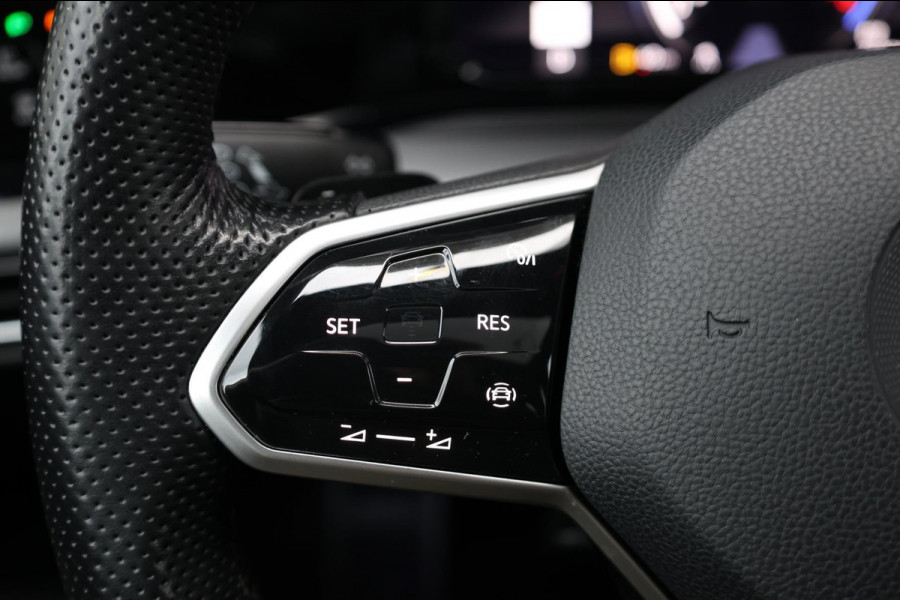 Volkswagen Golf 2.0 TSI GTI 245+PK LED+IQ/PANO/HALF ALCANTARA+S.VERWARMING/19"/CAM/LINE/ACC/ECC/12 MND GARANTIE!