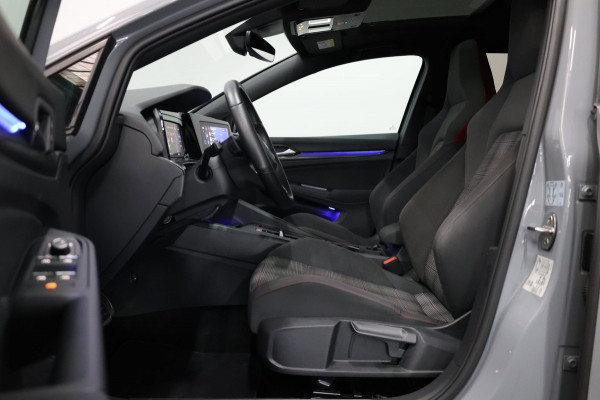 Volkswagen Golf 2.0 TSI GTI 245+PK LED+IQ/PANO/HALF ALCANTARA+S.VERWARMING/19"/CAM/LINE/ACC/ECC/12 MND GARANTIE!