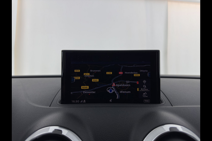 Audi A3 Sportback 1.5 TFSI CoD Sport S-Line Edition Black-Optic Package Aut. *LEATHER-FABRIC | FULL-LED | SPORTSEATS | NAVI-FULLMAP | PRIVACY-GLASS | ECC | PDC | CRUISE | 18''ALU*
