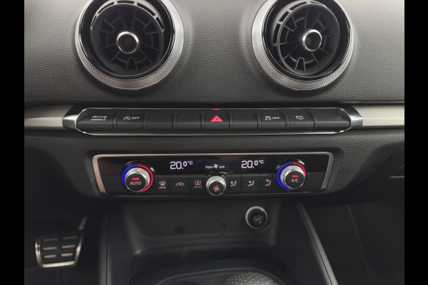 Audi A3 Sportback 1.5 TFSI CoD Sport S-Line Edition Black-Optic Package Aut. *LEATHER-FABRIC | FULL-LED | SPORTSEATS | NAVI-FULLMAP | PRIVACY-GLASS | ECC | PDC | CRUISE | 18''ALU*